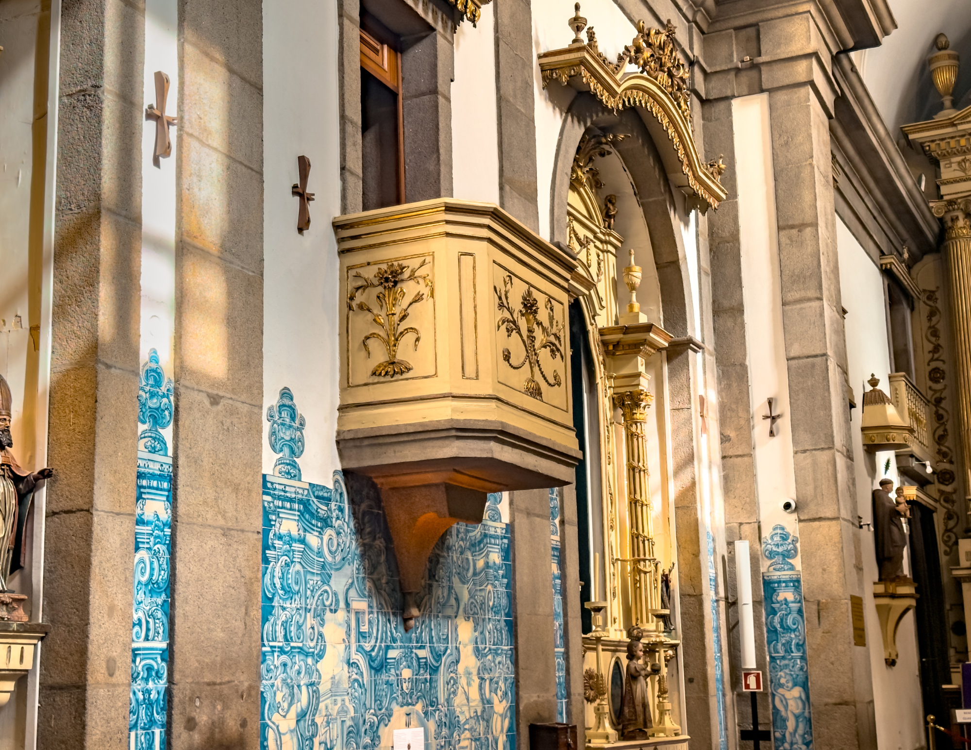 Chapel of Souls Porto Guide (10).png